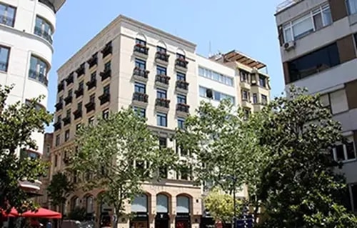 /media/40573/louis-vuitton-orjin-building.jpg